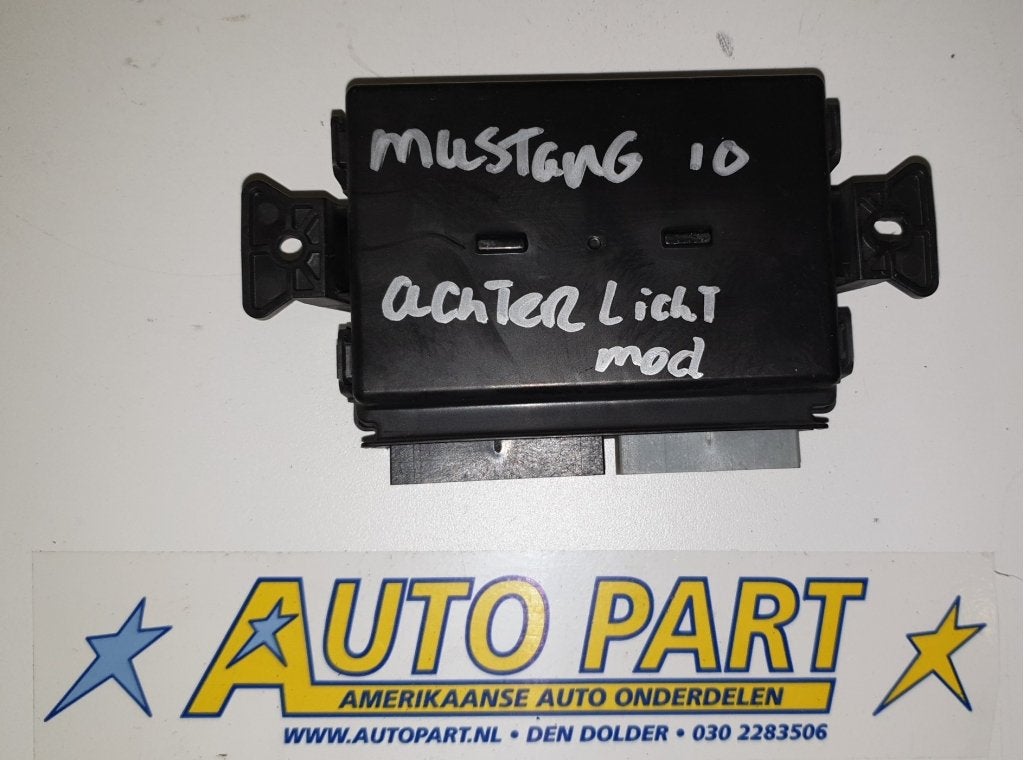 Foto 2 van Ford Mustang achterlicht module 2010-2012