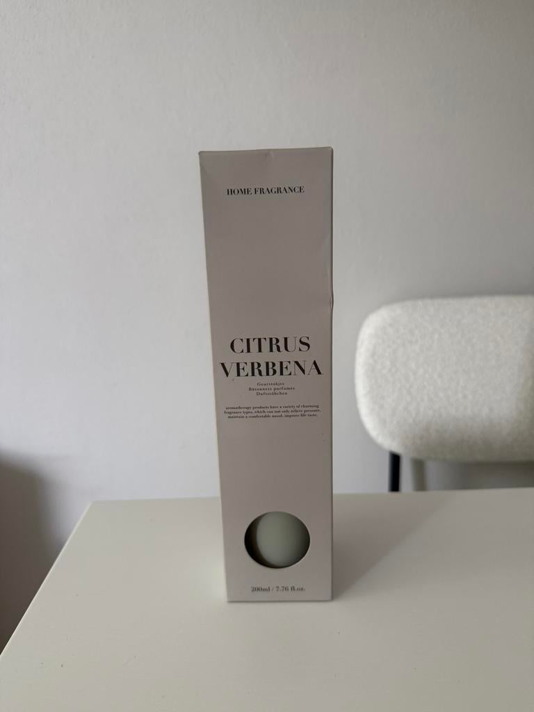 Intratuin beige geurstokjes citrus verbena 200 ml Nieuw, Ophalen of Verzenden, Nieuw, Beige