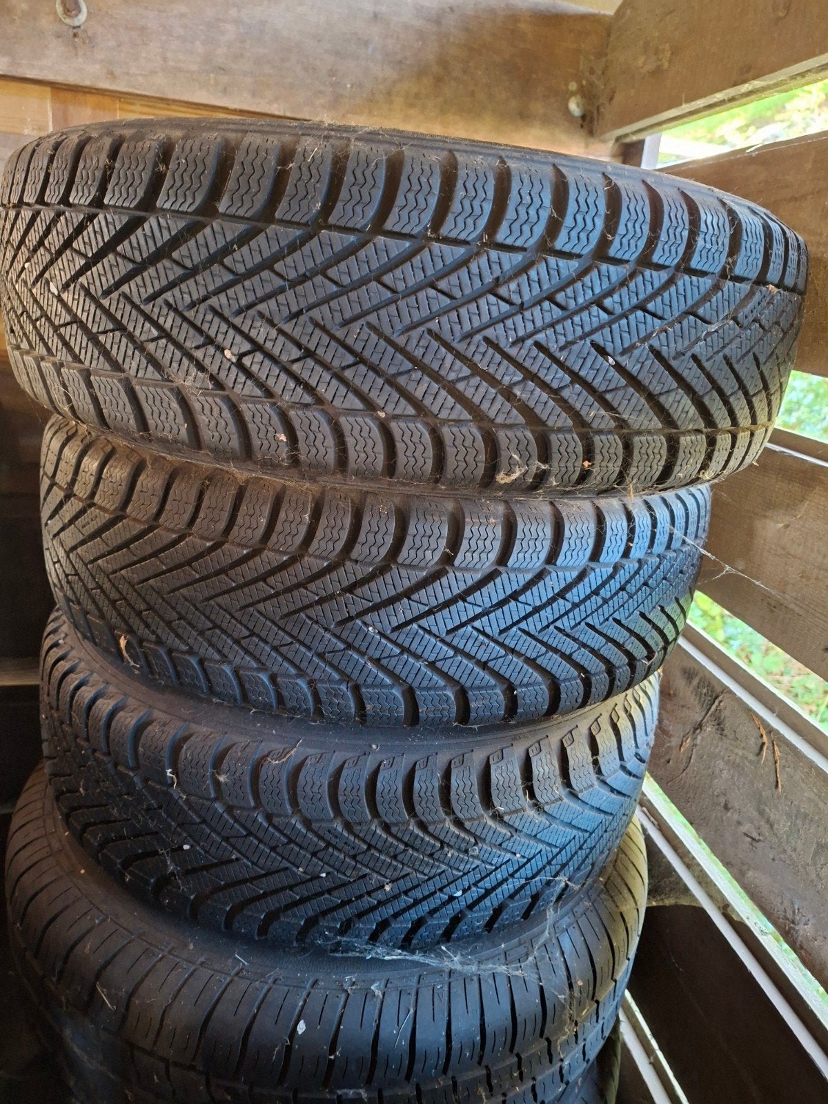 Pirelli Winterbanden 185/60 R15 op stalen velg, Ophalen, Gebruikt