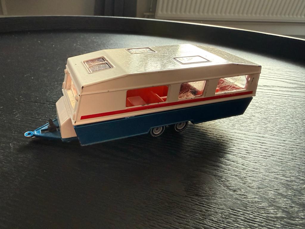 SIKU 2518 Caravan Tandem-as 1:55 Blauw/Wit (1974-1983), Ophalen of Verzenden, Gebruikt, Overige typen