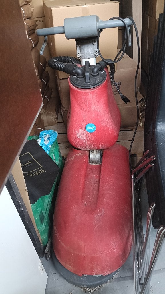 Te koop   defect meijer schrobmachine gaat niet aan, Ophalen of Verzenden, Gebruikt, Schrobmachine