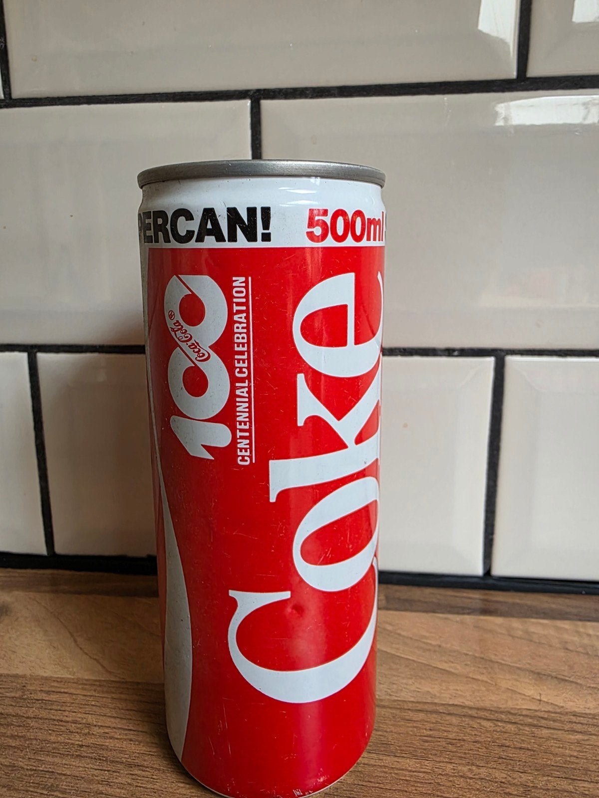 Coca-Cola Supercan 500ml - 100 Centennial Celebratio, Ophalen of Verzenden, Gebruikt, Verpakking