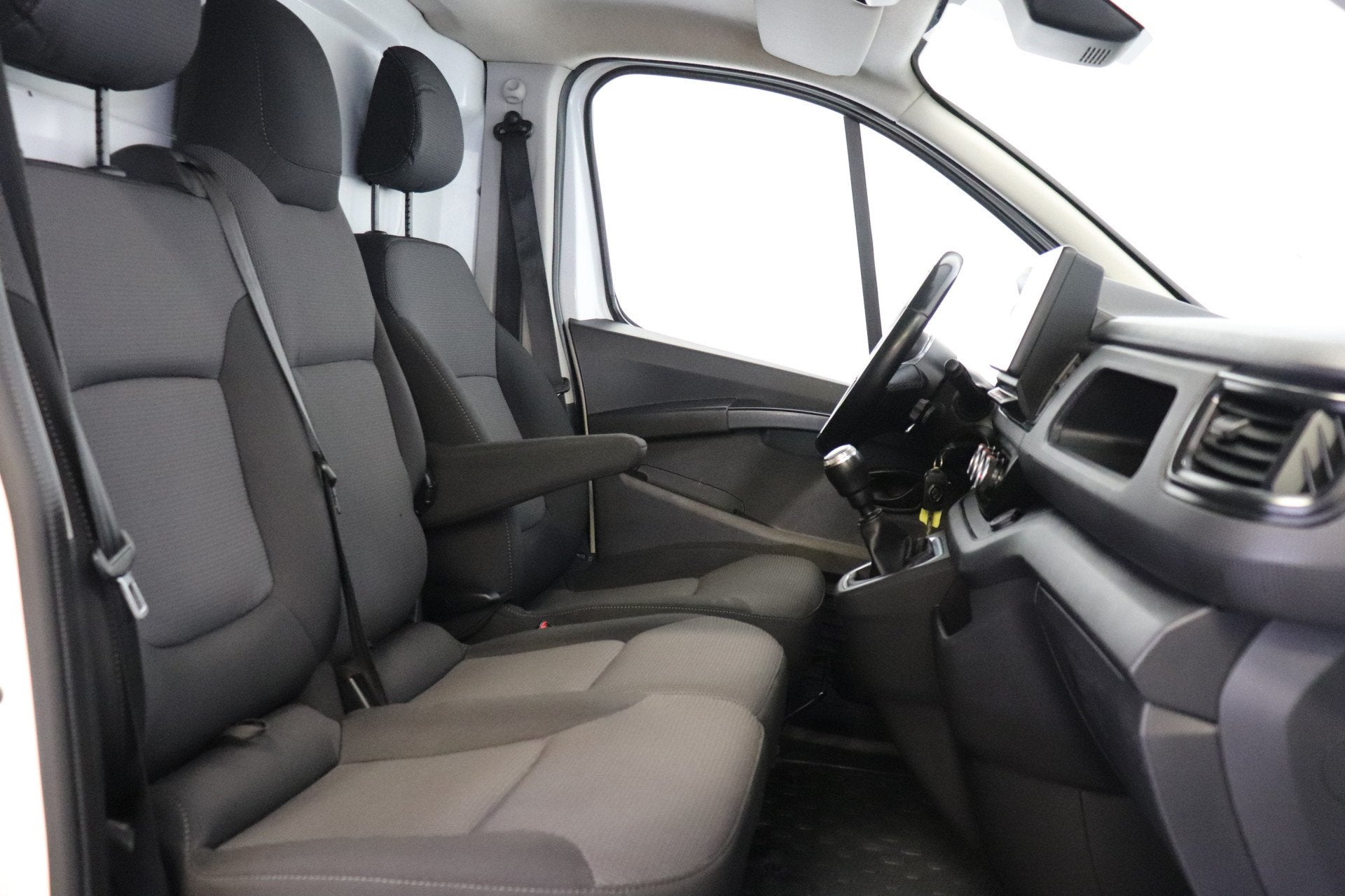 Renault Trafic 2.0 dCi 110PK L2 EURO 6 - Airco - Cruise - Tr, Auto's, Voorwielaandrijving, Stof, Gebruikt, 4 cilinders