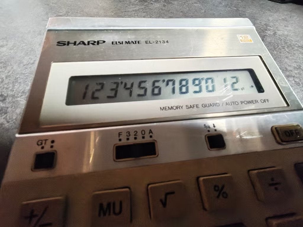 Sharp Elsi Mate EL-2134 vintage bureaurekenmachine, Verzamelen, Elektronische Apparatuur, Ophalen of Verzenden, Computers en Rekenmachines