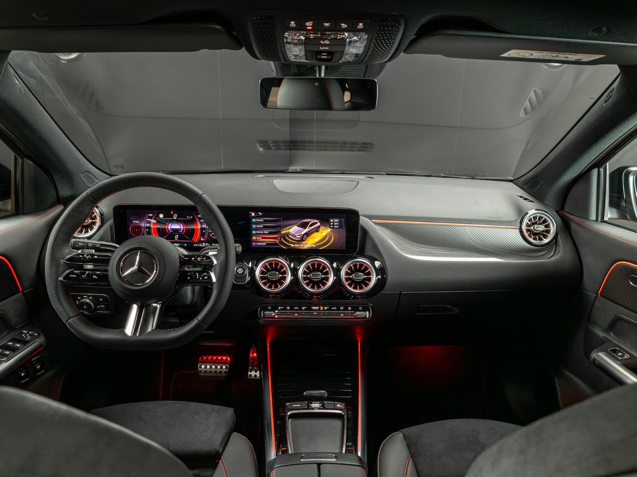 Mercedes-Benz GLA 250 e Business Solution AMG | Panorama dak, Auto's, 1800 kg, 4 cilinders, 16 kWh, 163 pk