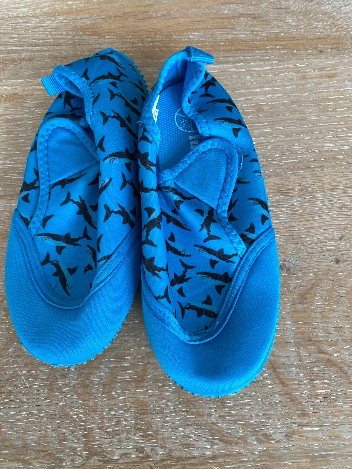Waterschoentjes maat 30 met haaienprint, Ophalen of Verzenden, Gebruikt, Jongen of Meisje, Overige typen