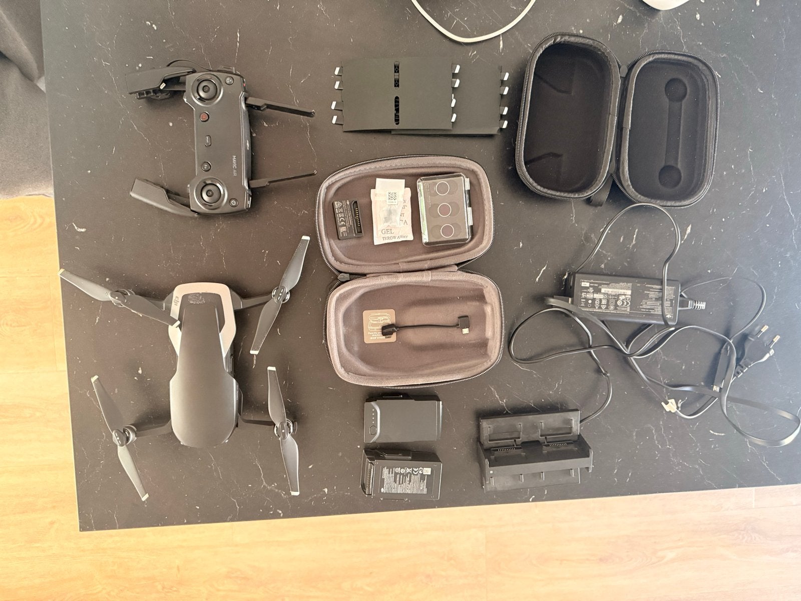 DJI Mavic Air Fly More Combo met 2 accu's en accessoires, 250 tot 900 gram, Gebruikt, Cameradrone, Extra accu('s)