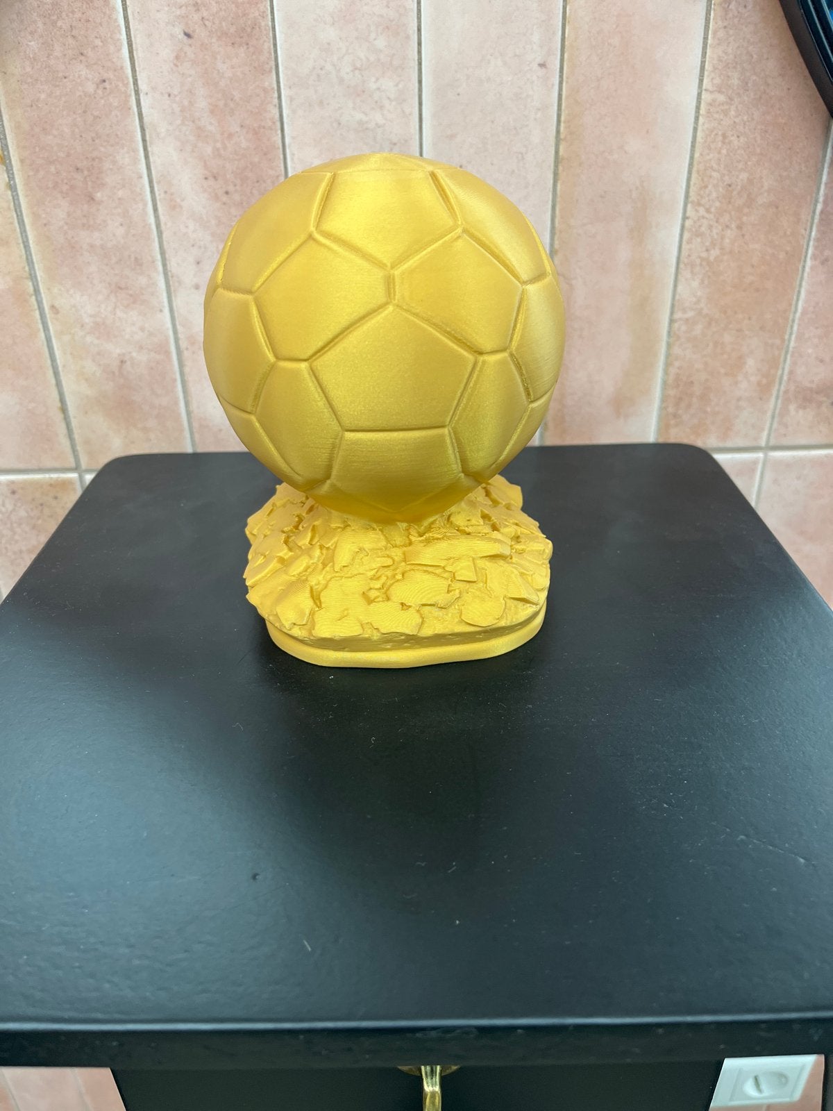 Gouden Voetbal Trofee - Uniek Decoratiestuk, Ophalen of Verzenden, Nieuw, Goud, Modern