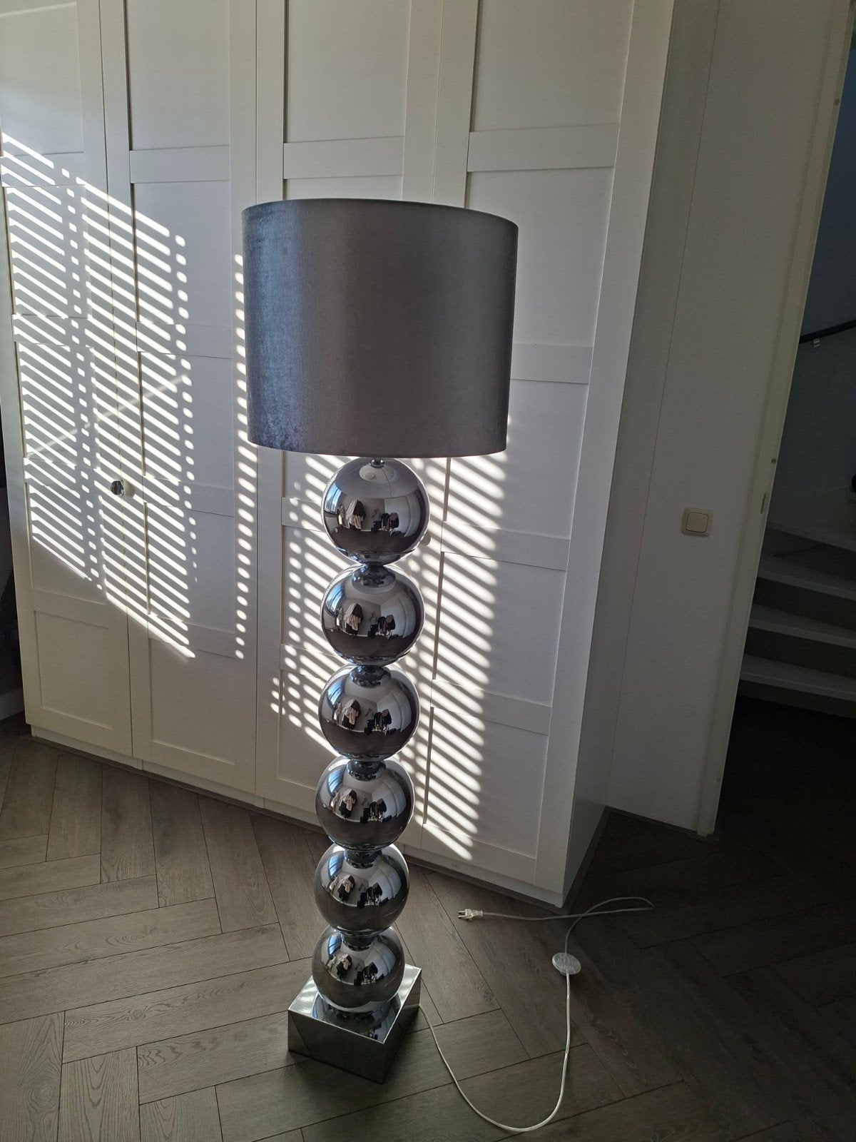 nieuwe bollenlamp. Hebben er 2 Gekocht maar plaats voor 1., Huis en Inrichting, Ophalen, Zo goed als nieuw, 150 tot 200 cm