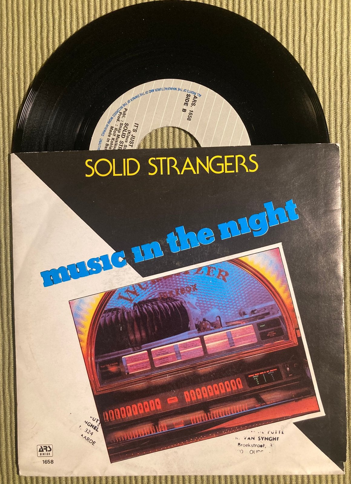 Vinyl single Solid Strangers - Music in the night, Gebruikt, 7 inch, Ophalen of Verzenden, Dance en House