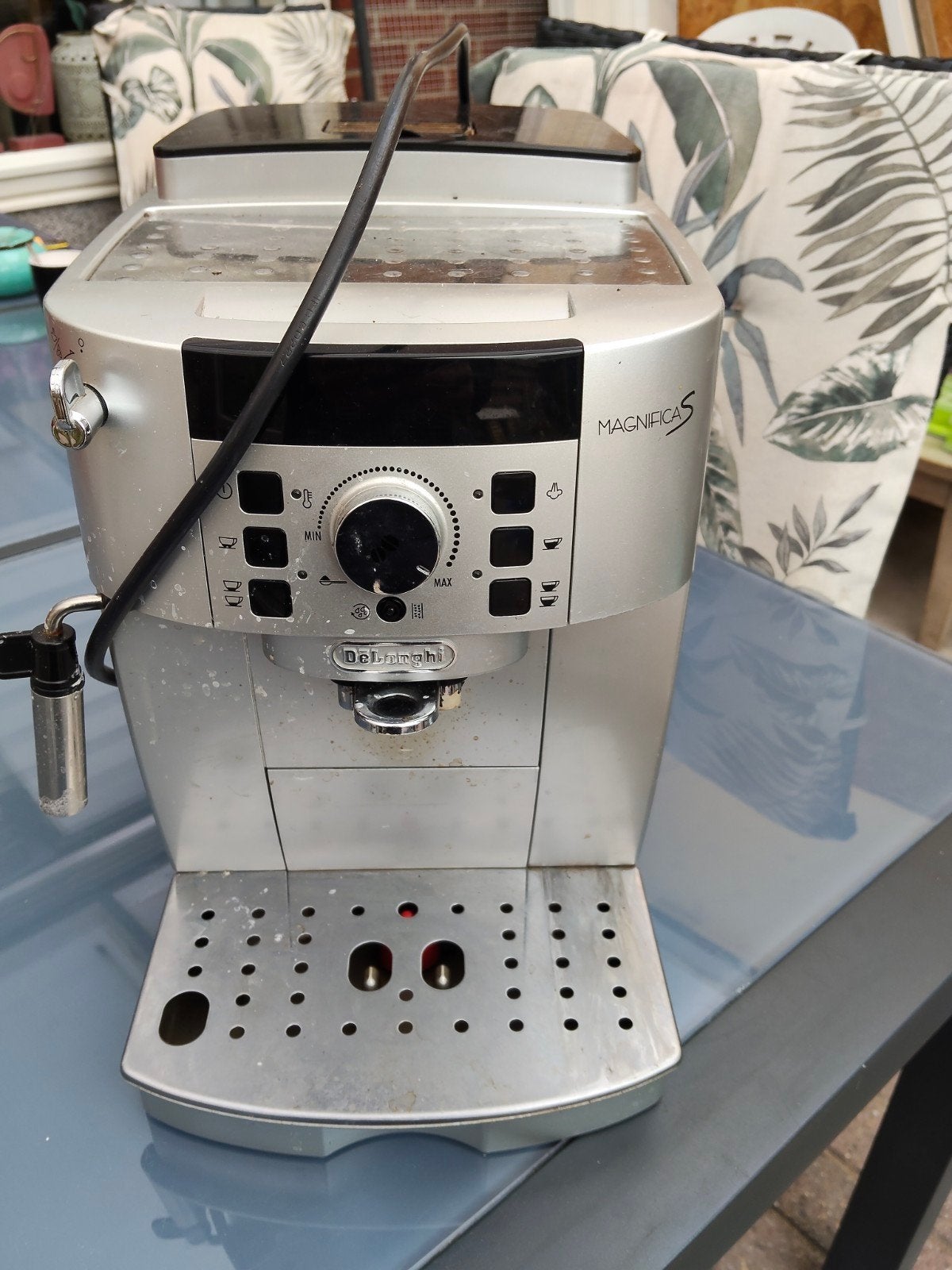 De'Longhi Magnifica S koffiemachine (melkopschuimer defect), Ophalen, Gebruikt, 10 kopjes of meer, Koffiemachine