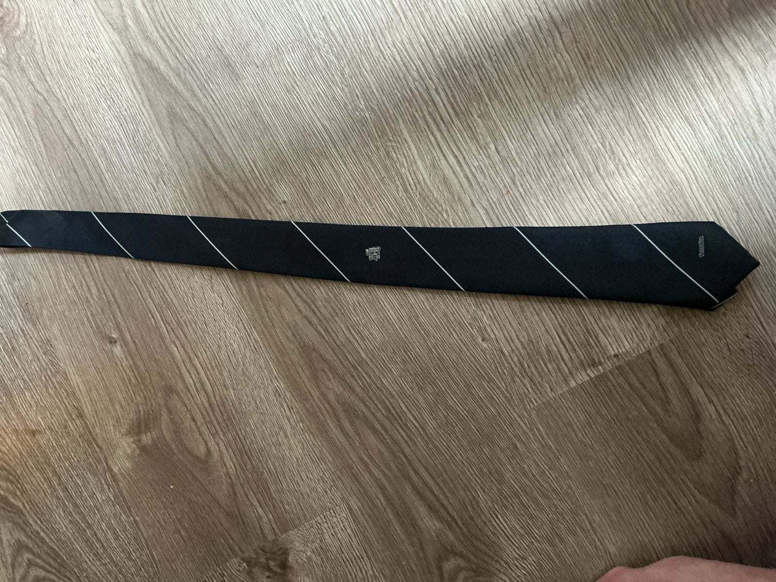 Nette zwarte Festa stropdas met streepjes Tesla, Ophalen of Verzenden, Zo goed als nieuw, Zwart, Met patroon