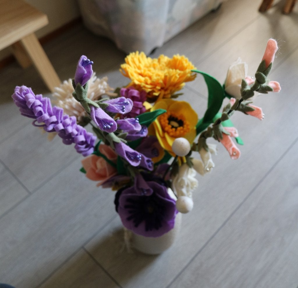 Bloemen van Vilt 11, Hobby en Vrije tijd, Ophalen of Verzenden, Nieuw, Boek of Patroon, Wolvilt