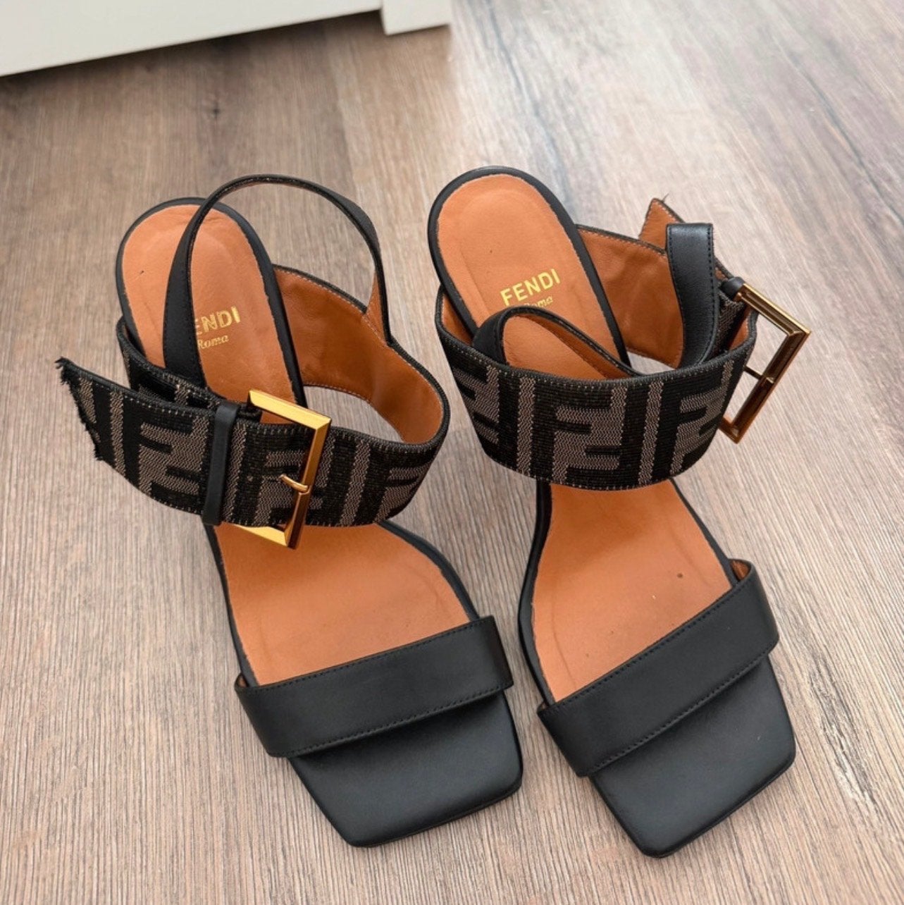 Fendi FF-motief sandalen 36 met hak, Zwart, Nieuw, Sandalen of Muiltjes, Ophalen of Verzenden