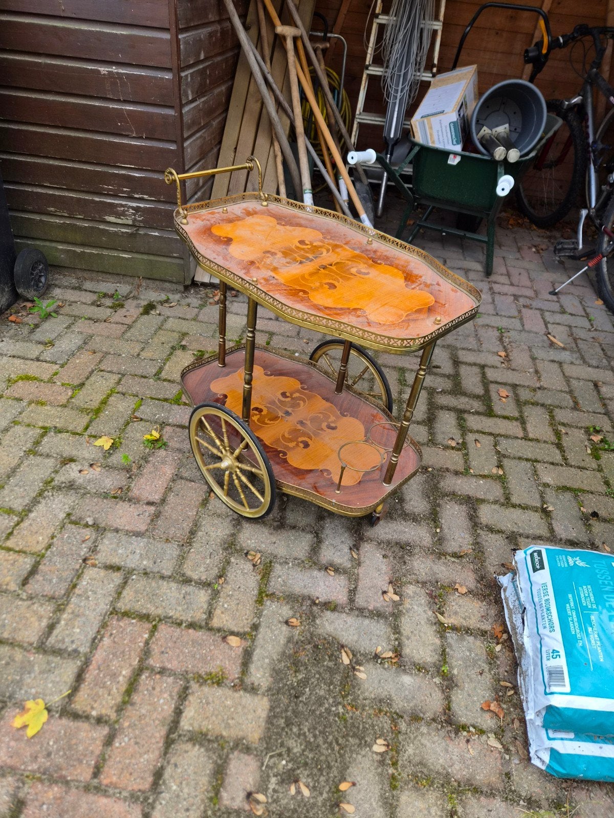 Vintage serveerwagen met houtinleg, Ophalen