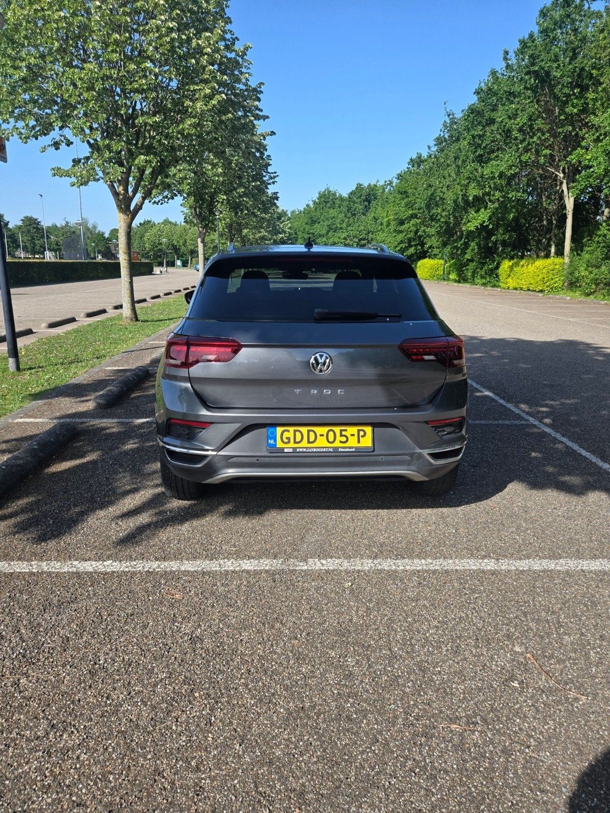 Volkswagen T-Roc 1.5 TSI 150pk 7-DSG 2019 Grijs, Auto's, 1498 cc, 4 cilinders, Particulier, 1500 kg