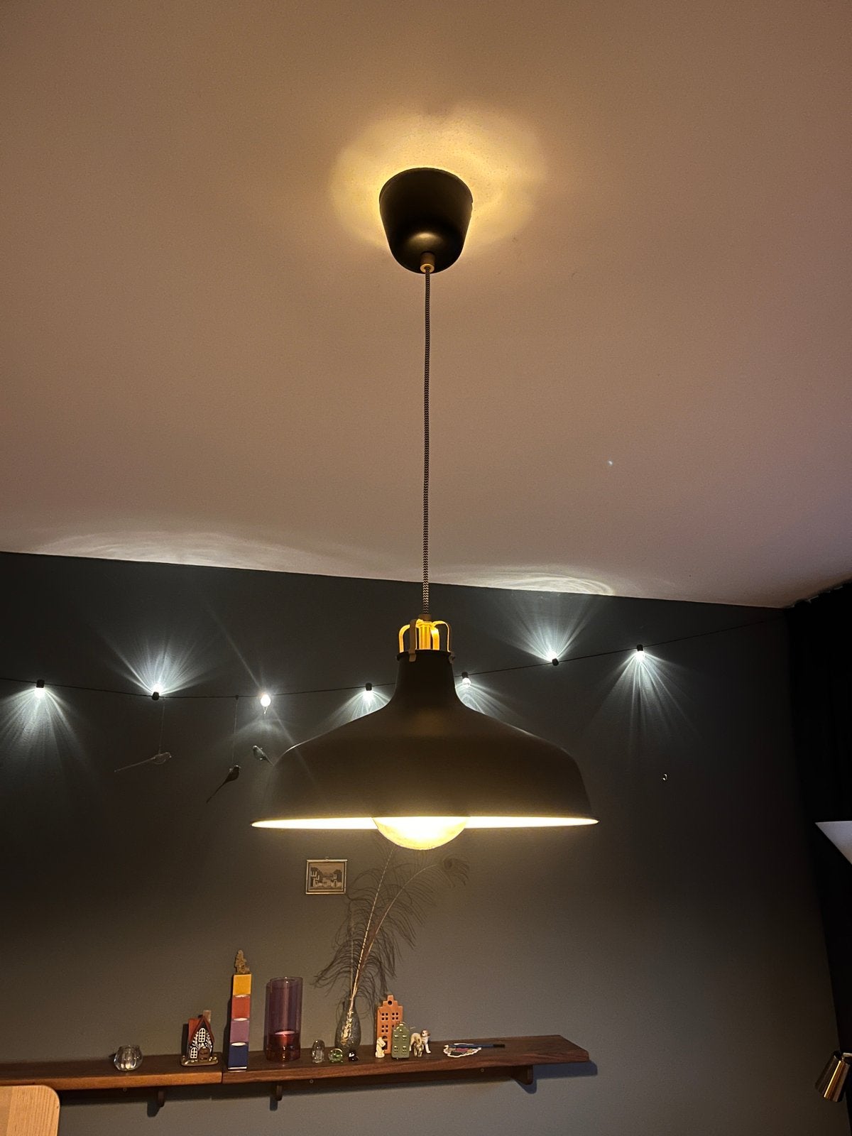 Zwarte Ikea hanglamp, Huis en Inrichting, Lampen | Hanglampen, Ophalen of Verzenden, Zo goed als nieuw, Metaal, E27 (groot)