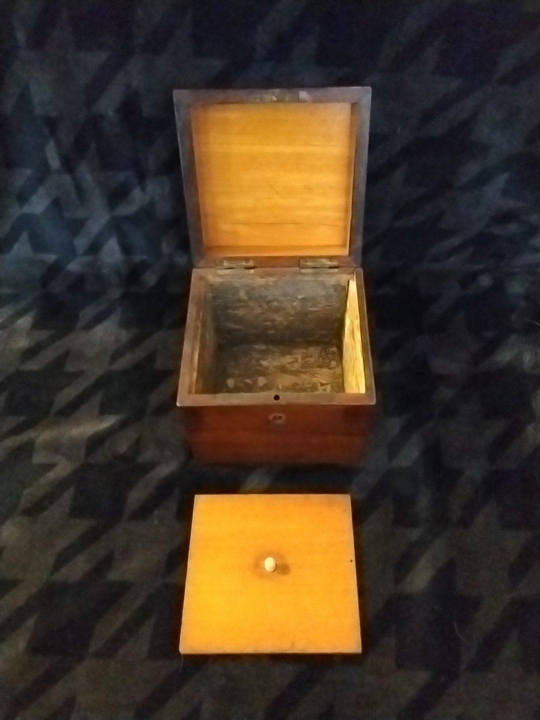 Antieke Tabaksdoos van Mahoniehout - Zonder Sleutel, Antiek en Kunst, Ophalen of Verzenden