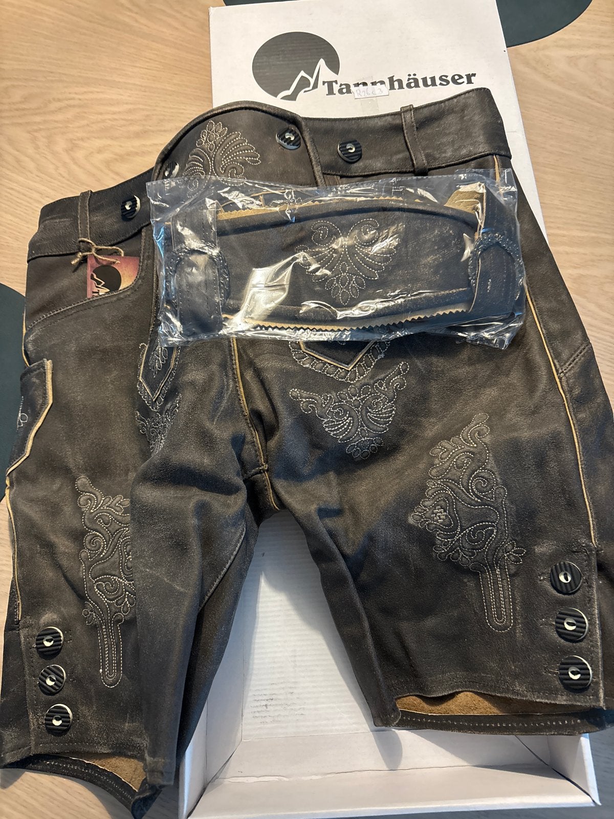 Tannhäuser Lederhose - Nieuw met bretels maat L kort bruin, Ophalen of Verzenden, Nieuw, Overige thema's, Kleding