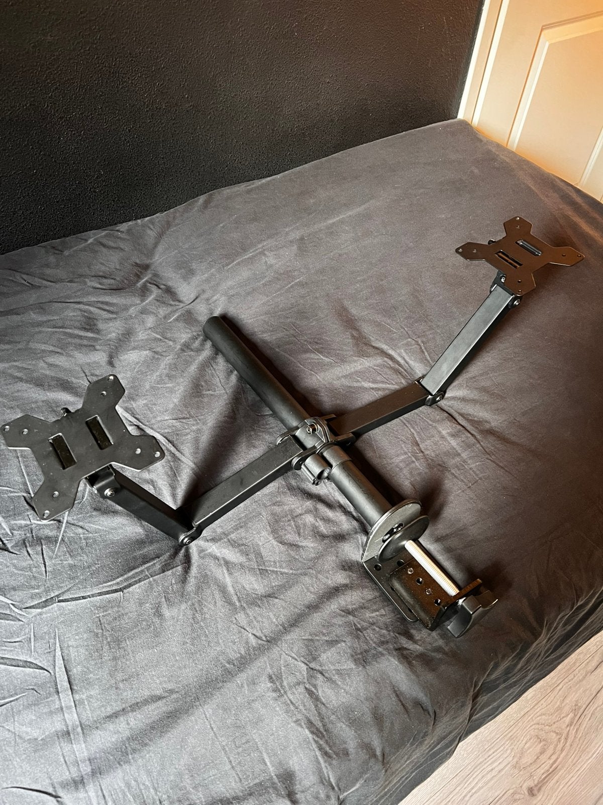 Monitor arm / beugel voor 2 schermen, Computers en Software, Monitoren, Kantelbaar, Ophalen of Verzenden, Zo goed als nieuw, Overige typen