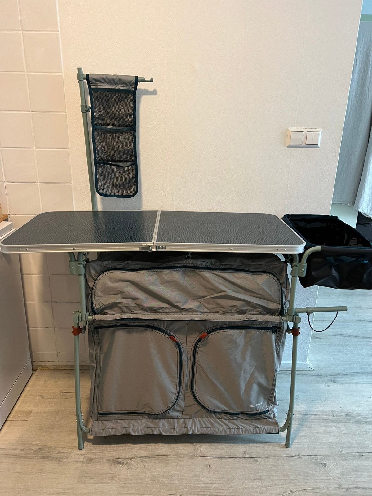 Quechua (decathlon) Kampeerkeuken Comfort, Ophalen, Zo goed als nieuw
