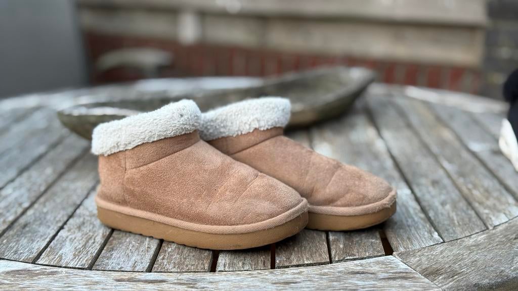 Comfortabele bruine kinderlaarzen met zachte voering 33/34, Kinderen en Baby's, Kinderkleding | Schoenen en Sokken, Zo goed als nieuw