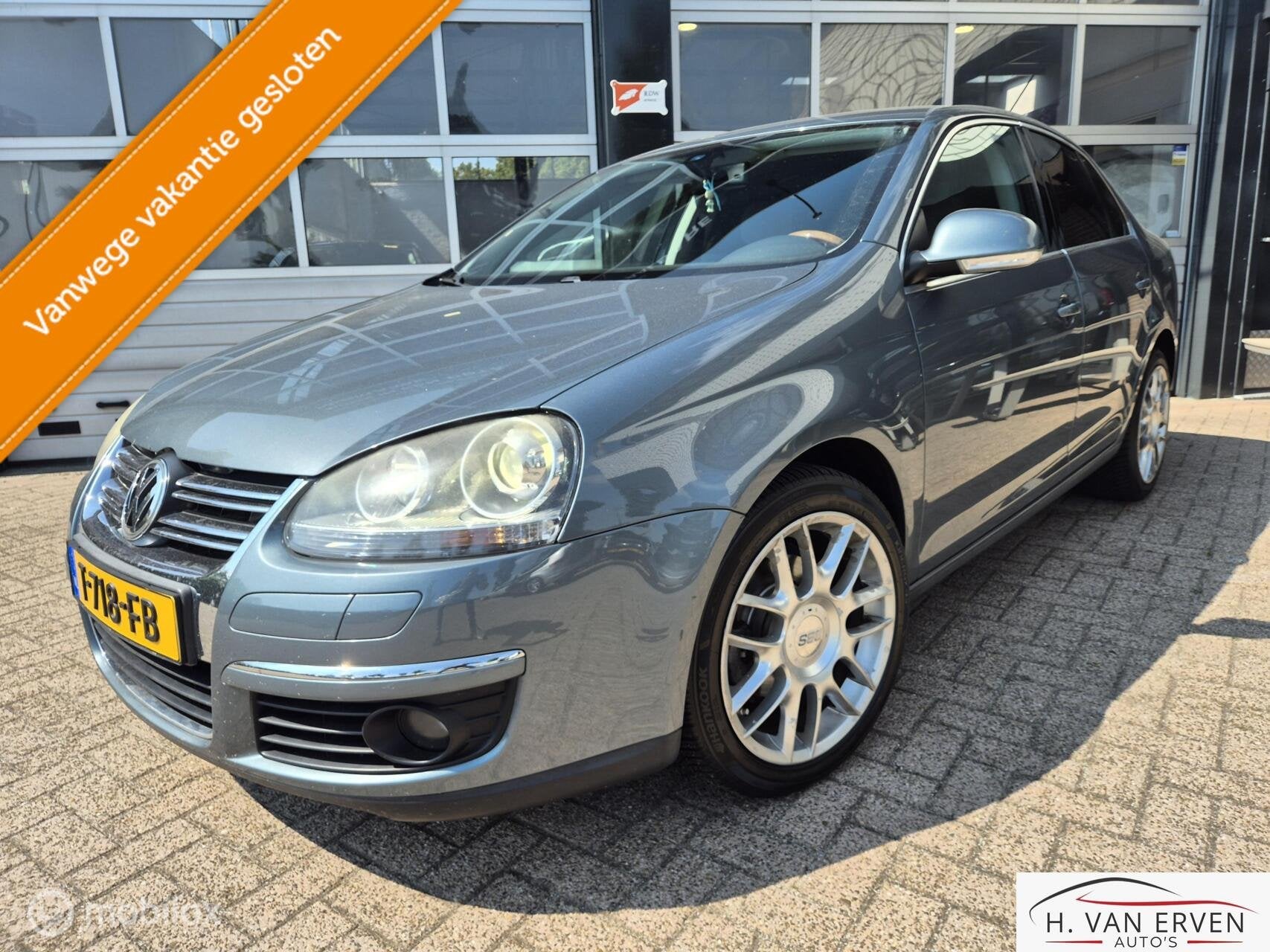 Volkswagen Jetta 1.6 APPLE CARPLAY XENON 17" PDC CRUISE, Auto's, Voorwielaandrijving, 4 cilinders, 1246 kg, 116 pk