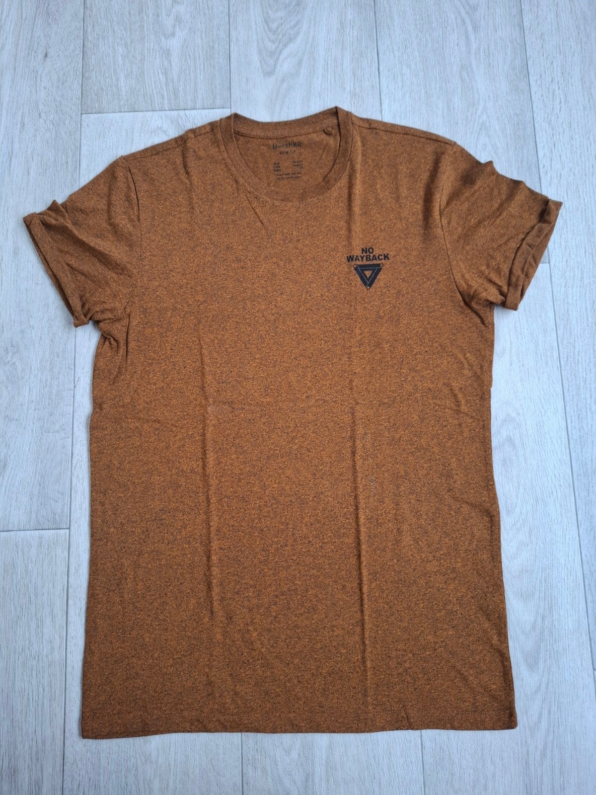 Bershka heren T-shirt - Bruin/Okergeel - Maat M, Kleding | Heren, T-shirts, Bruin, Maat 48/50 (M), Ophalen of Verzenden, Zo goed als nieuw