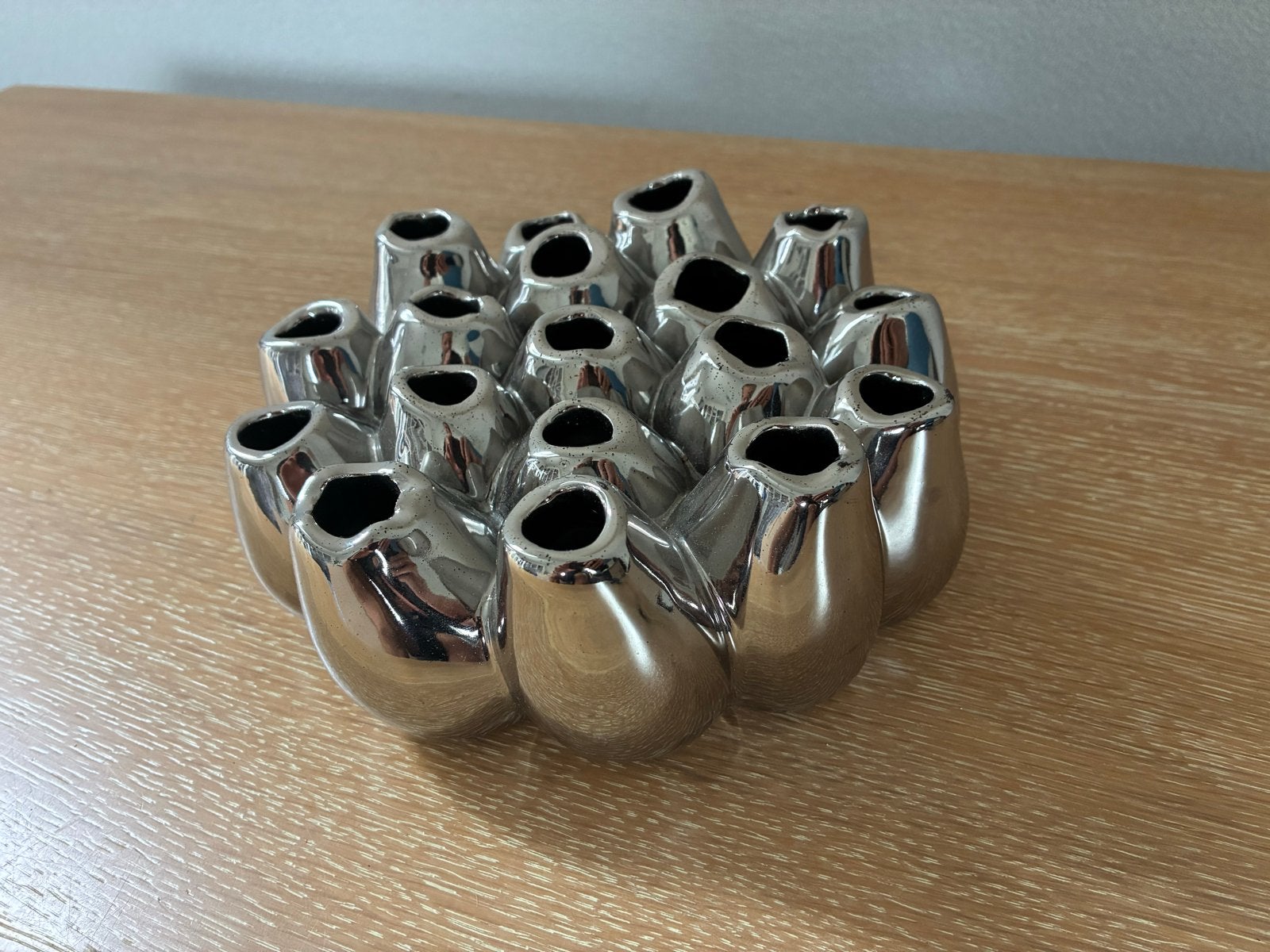 Zilverkleurige Koraal Vaas - 22cm Doorsnee, Met patroon/structuur, Ophalen of Verzenden, Zo goed als nieuw, Steen/keramiek