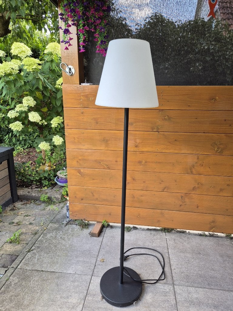 Staande lamp voor binnen en buiten, Ophalen, Kunststof, E27 (groot), Zo goed als nieuw