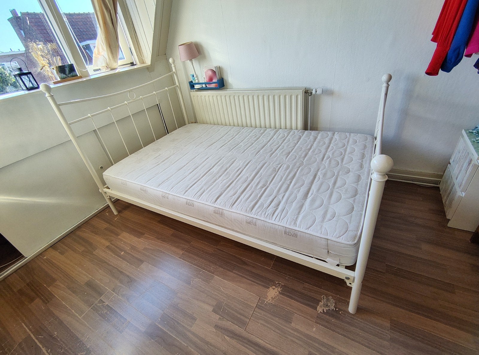 Twijfelaar bed met witte spijlen (120cm) incl. matras, Ophalen, Gebruikt, Wit, Twijfelaar