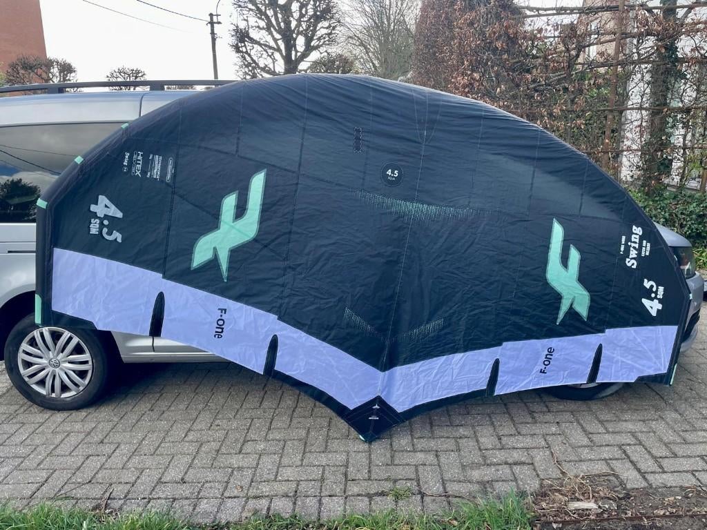F-One Swing V4 - 4.5 m², Ophalen of Verzenden, Zo goed als nieuw, Wingsurfset
