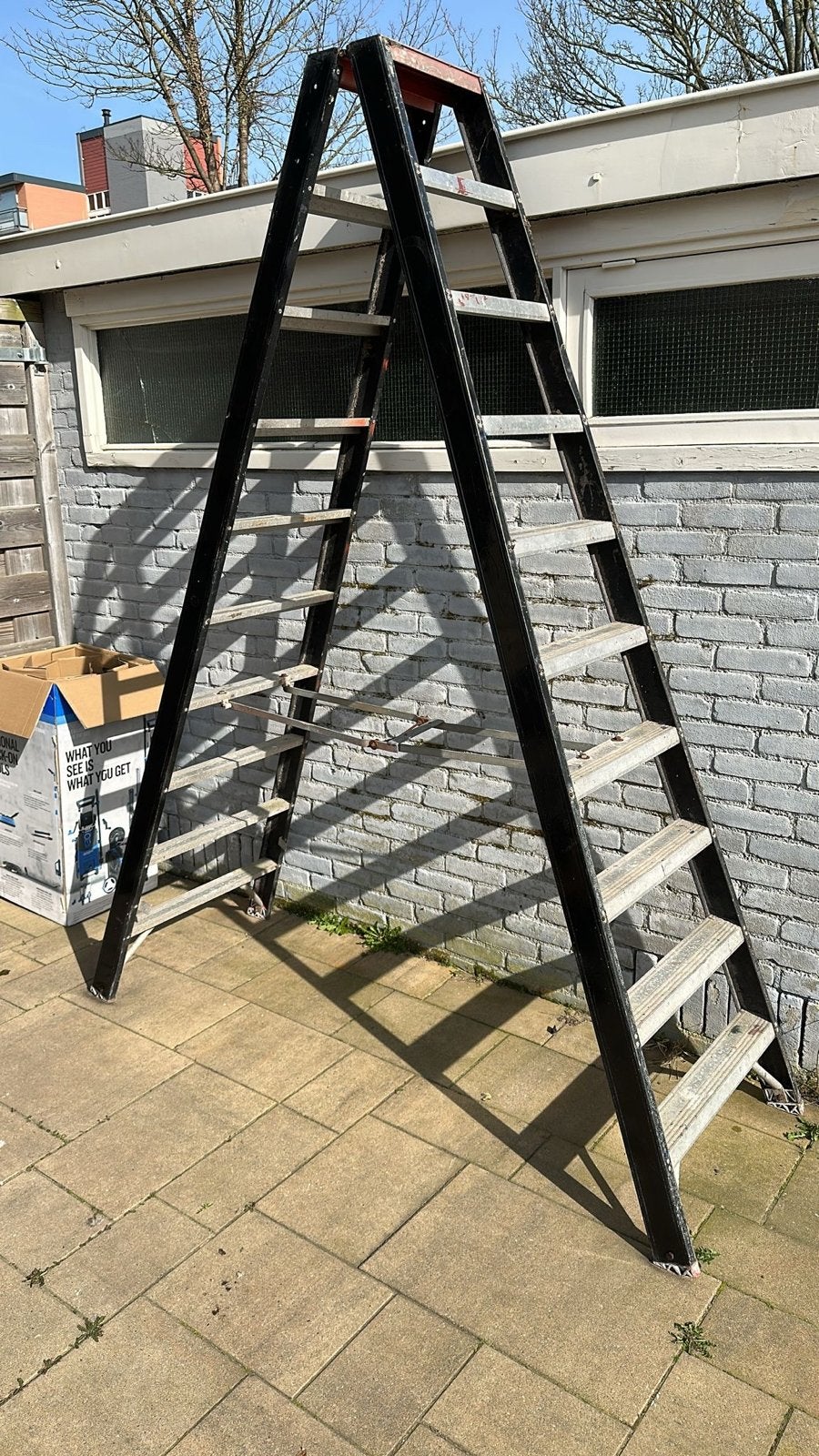 Dubbele Trap – 9 Treden aan 2 Zijdes, Doe-het-zelf en Verbouw, Ladders en Trappen, Ophalen, Gebruikt, Trap, 2 tot 4 meter