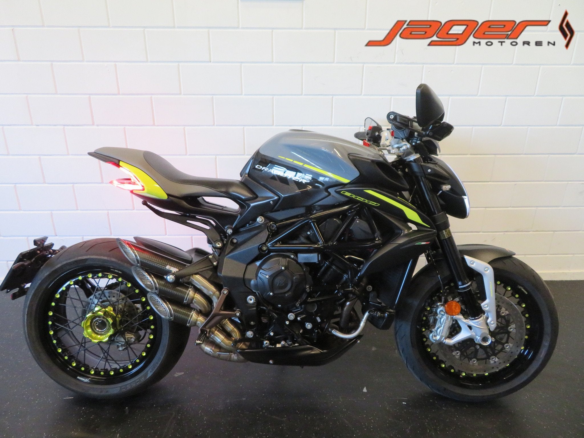 MV Agusta DRAGSTER 800 RR NIEUWSTAAT! (bj 2018), Motoren, Motoren | MV Agusta, Bedrijf, 800 cc, Naked bike