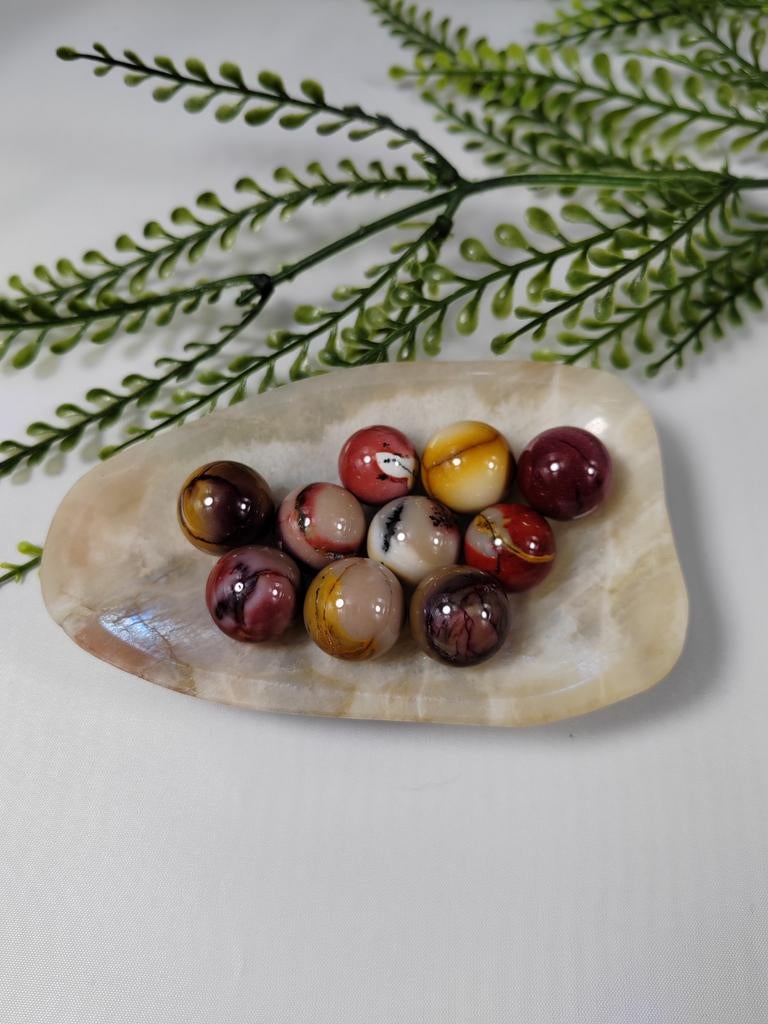 Mookaiet bolletjes ca. 1,5 cm - Uit Australië, Verzamelen, Mineralen en Fossielen, Mineraal, Ophalen of Verzenden