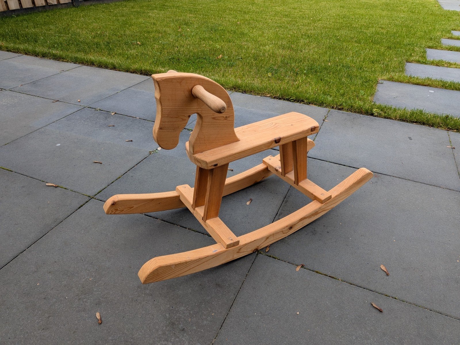 Houten Hobbelpaard - Klassiek Speelgoed, Ophalen, Zo goed als nieuw, Rij- of Hobbelspeelgoed
