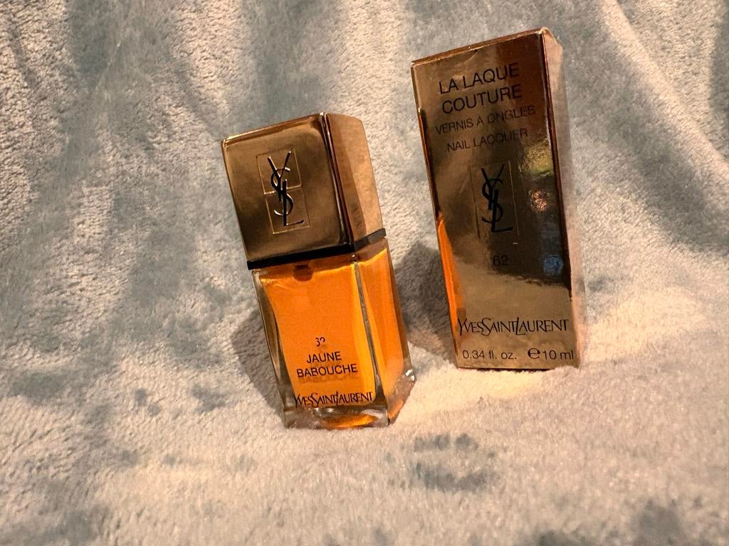 YSL La Laque Couture Nagellak - Jaune Babouche (Nieuw), Geel, Nieuw, Ophalen of Verzenden, Handen en Nagels