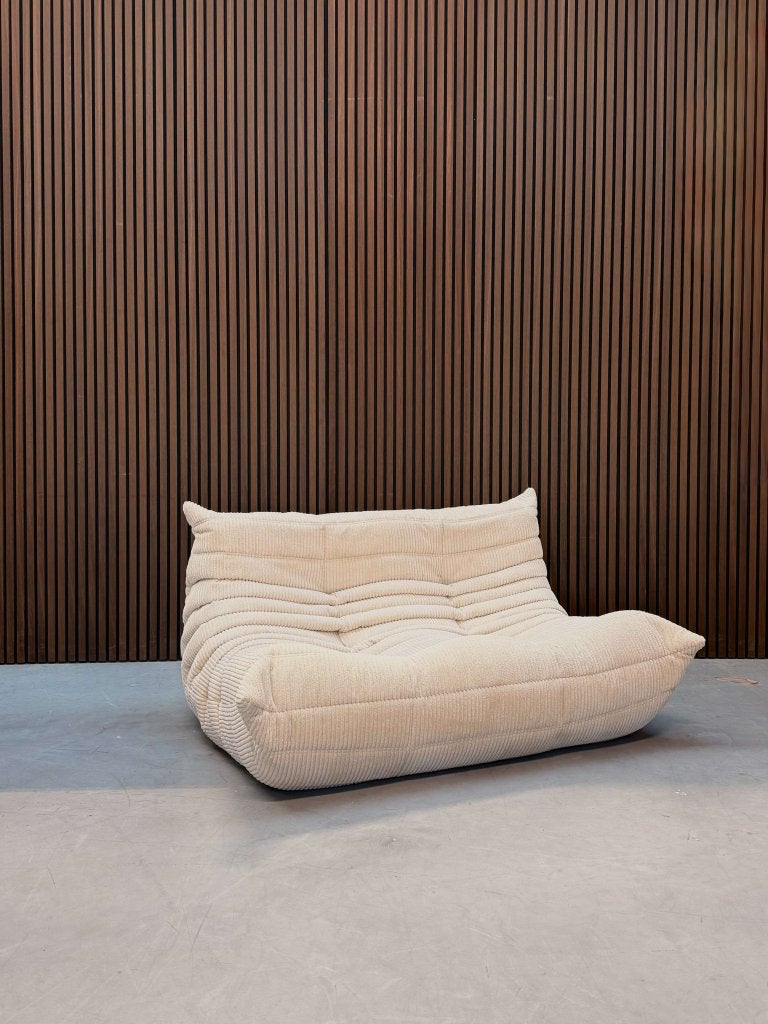 Ligne Roset Togo Small Settee tweezits | Beige Ribcord, Ophalen of Verzenden