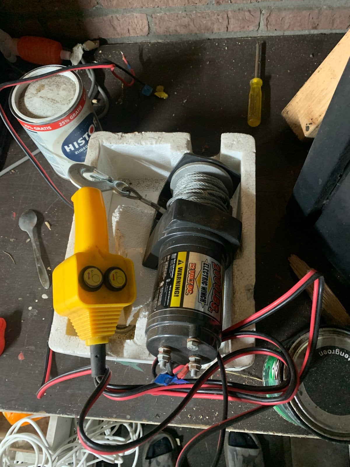Elektrische lier 2000LBS 12V DC, Doe-het-zelf en Verbouw, Lieren en Takels, Ophalen, Gebruikt, Elektrisch