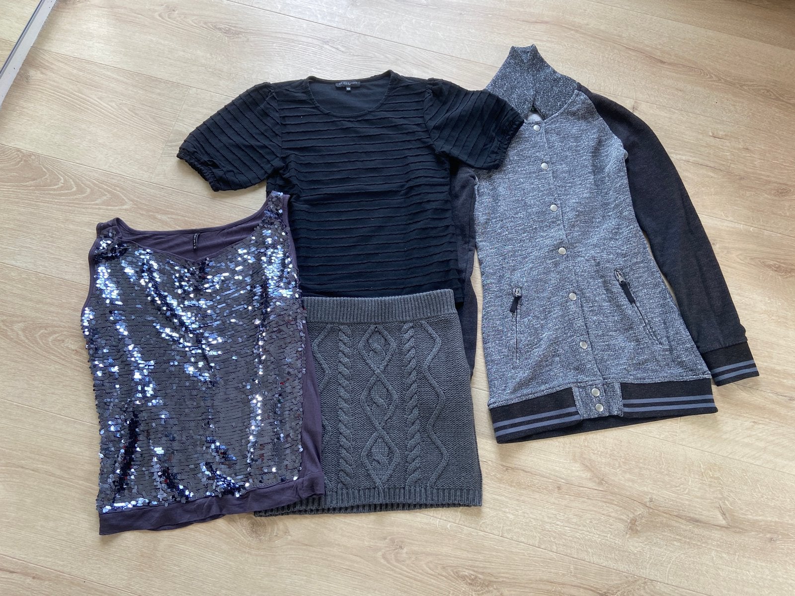 Bundel 4x dameskleding herfst/ winter mt XS top, vest, rok, Ophalen of Verzenden, Zo goed als nieuw, Maat 34 (XS) of kleiner