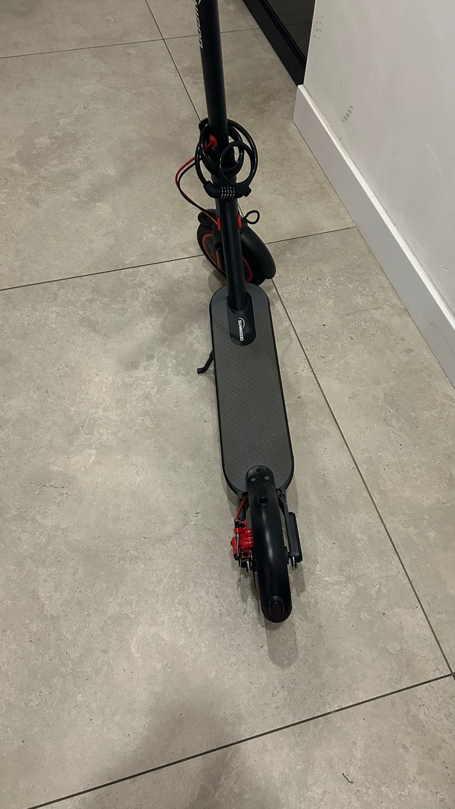 Nieuwe elektrische step met oplader, gereedschap en pomp, Fietsen en Brommers, Steps, Ophalen of Verzenden, Nieuw, Elektrische step (E-scooter)