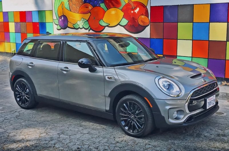Zwarte 17” Mini Clubman velgen + tpms + winterbanden (7,5mm), Gebruikt, Banden en Velgen, 17 inch, 225 mm