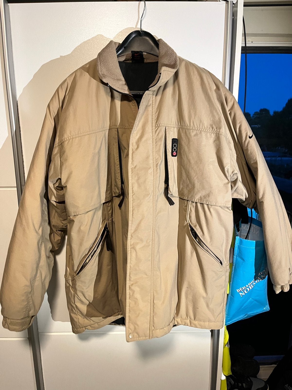 Vintage Nike jas - Beige winterjas met capuchon, Ophalen of Verzenden, Gedragen, Beige