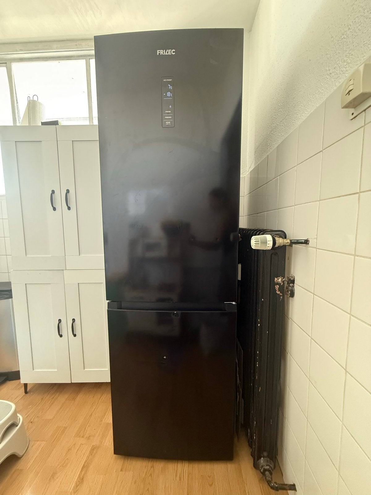 Frizec Koel-vriescombinatie Zwart, Witgoed en Apparatuur, Ophalen, 200 liter of meer, 60 cm of meer, Met aparte vriezer
