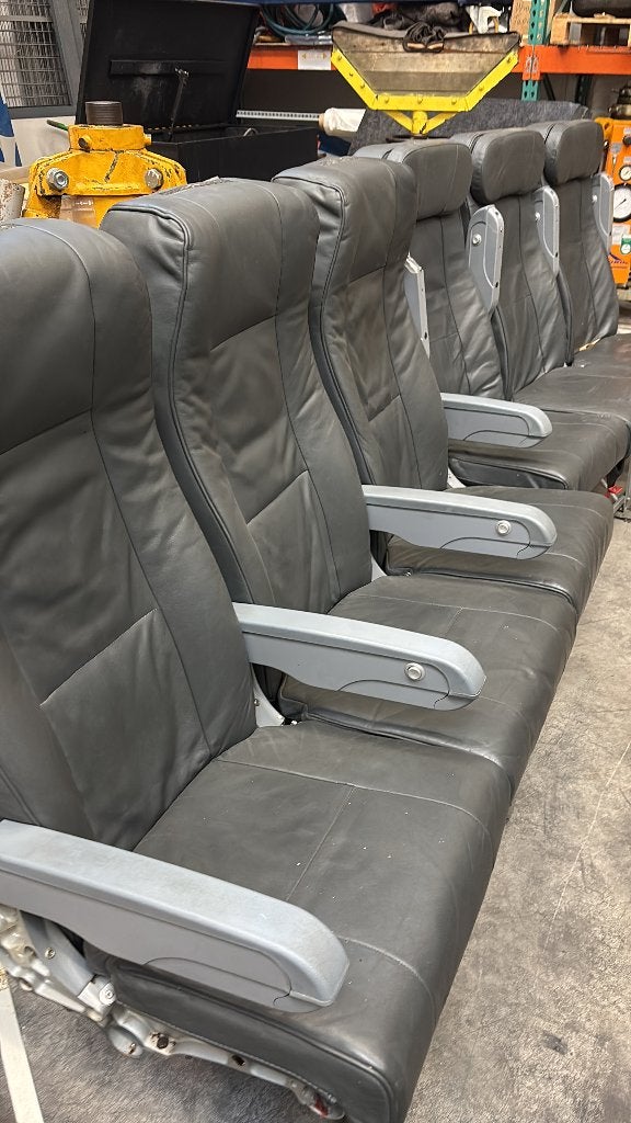 Fokker 100 Vliegtuigstoelen - Twee- en Driezitters, Ophalen, Gebruikt, Leer, Vliegtuigstoelen, Industrieel, Uniek