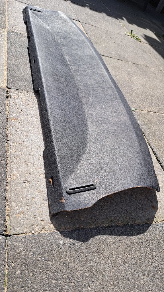 Audi 80 B2 Limousine hoedenplank zwart zonder speakergaten, Ophalen of Verzenden, Voor, Audi, Spatbord