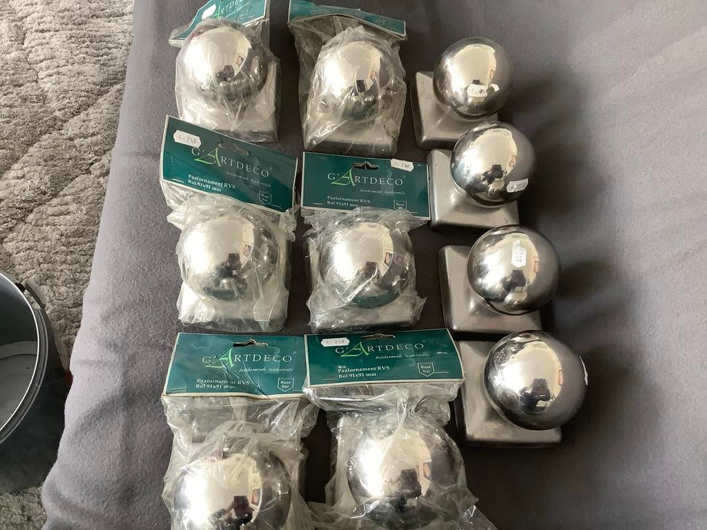RVS Artdeco sierbollen voor hekwerk of decoratie, Ophalen of Verzenden, Zo goed als nieuw, IJzer