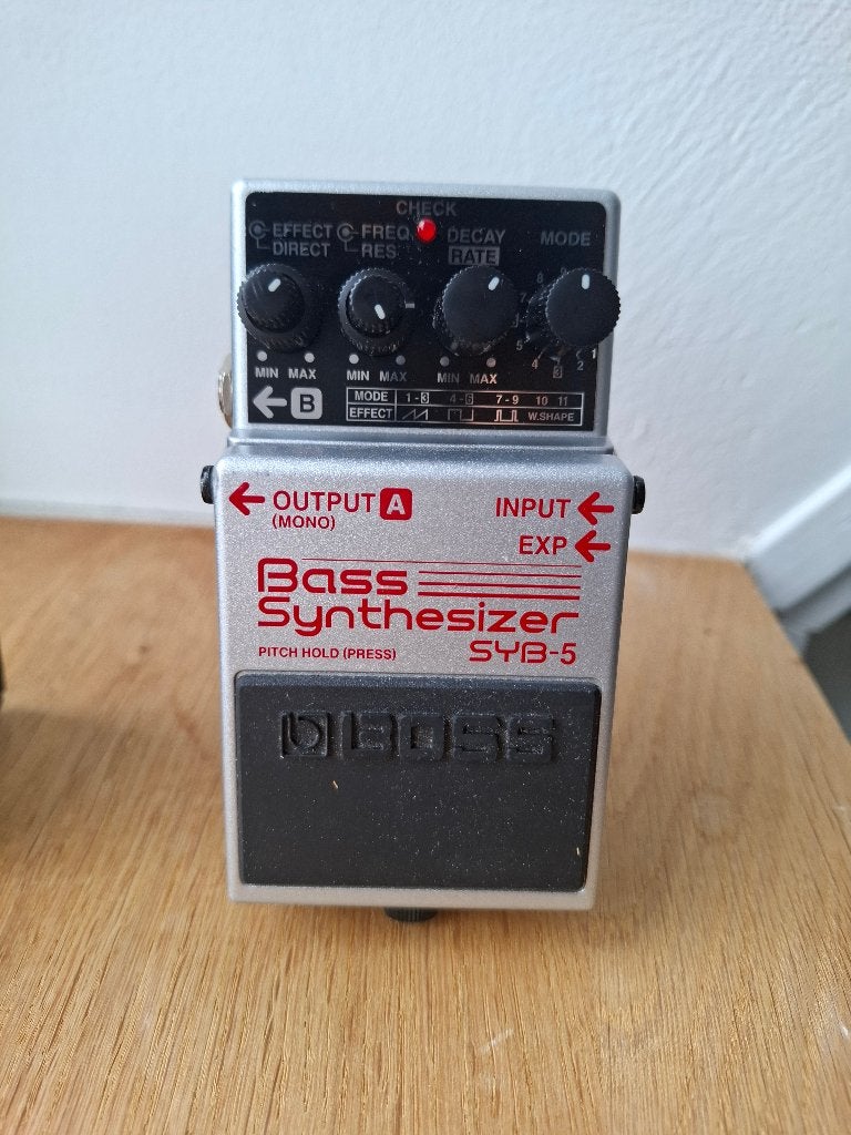 BOSS Bass Synthesizer SYB-5, Muziek en Instrumenten, Ophalen, Zo goed als nieuw, Overige typen