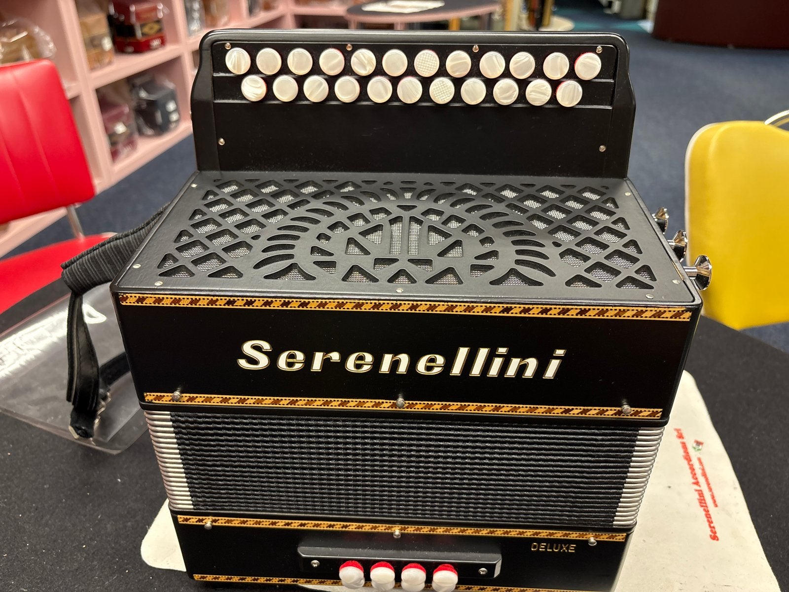 Serenellini De Luxe CF Accordeon Swing - Zo goed als nieuw, Muziek en Instrumenten, Accordeons, Met riemen, Overige formaten, Zo goed als nieuw