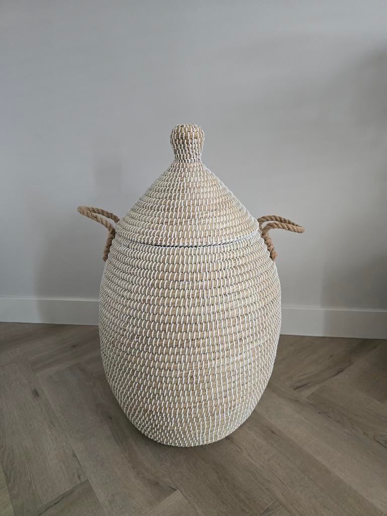 Super mooie grote Mand met Deksel ibiza style, Ophalen, Mand, Rond, Zo goed als nieuw